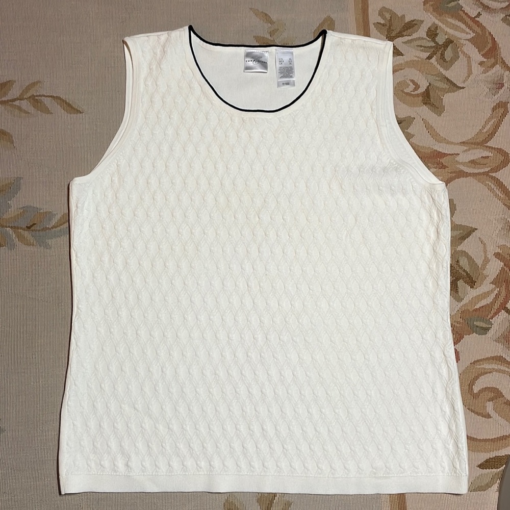 XL ecru with black piping sleeveless sweater